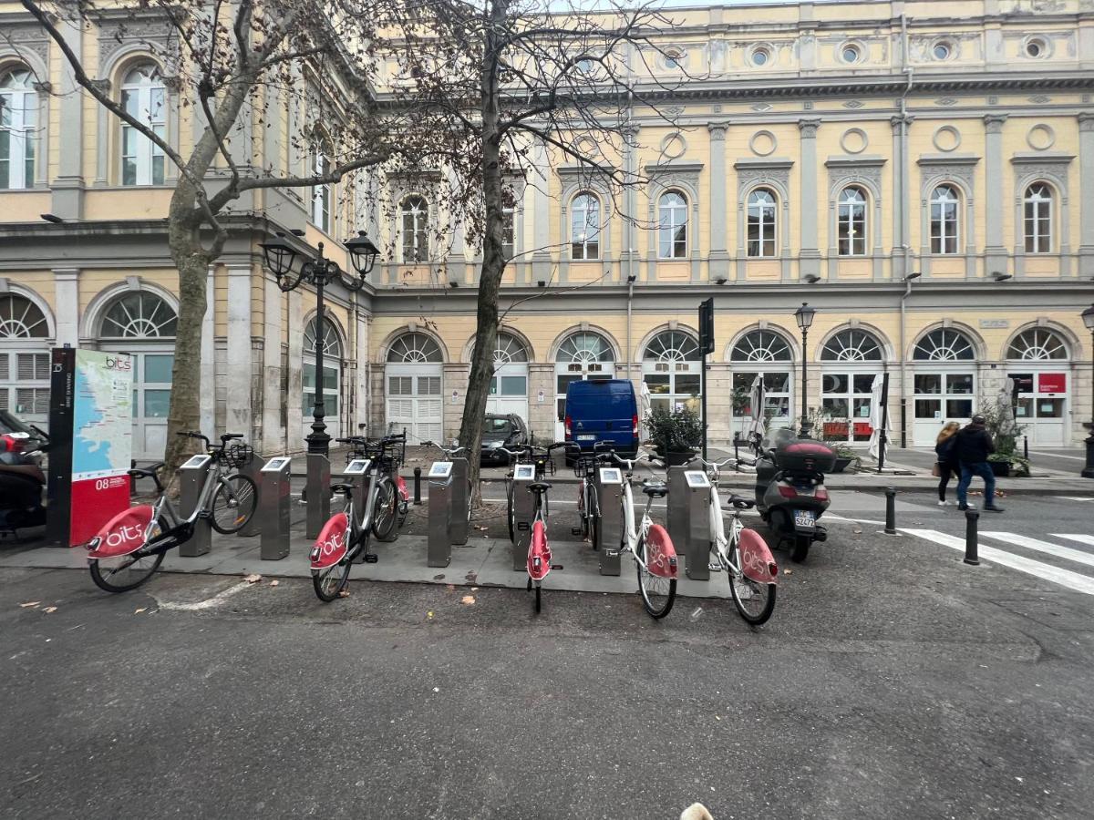 Alla Scalinata Del Teatro Rossetti Parcheggio トリエステ エクステリア 写真