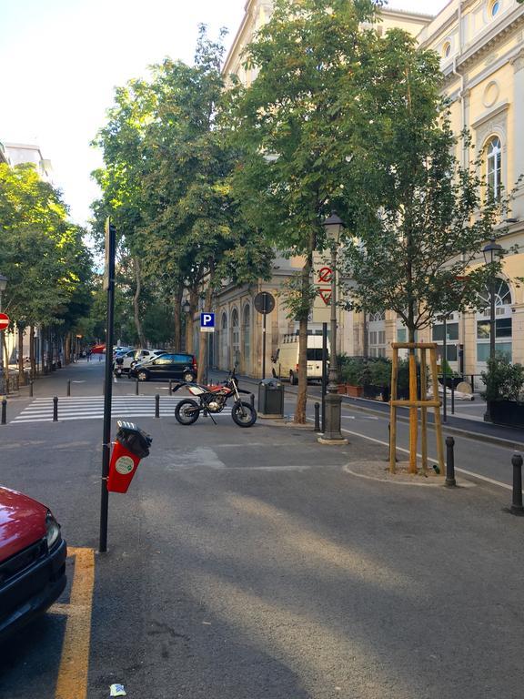 Alla Scalinata Del Teatro Rossetti Parcheggio トリエステ エクステリア 写真