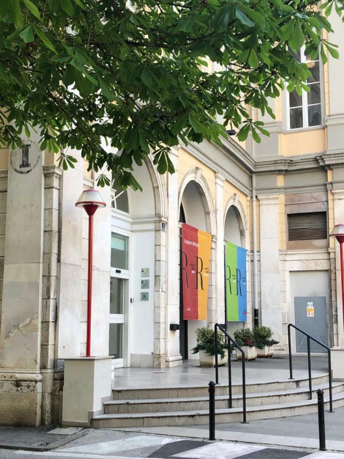 Alla Scalinata Del Teatro Rossetti Parcheggio トリエステ エクステリア 写真