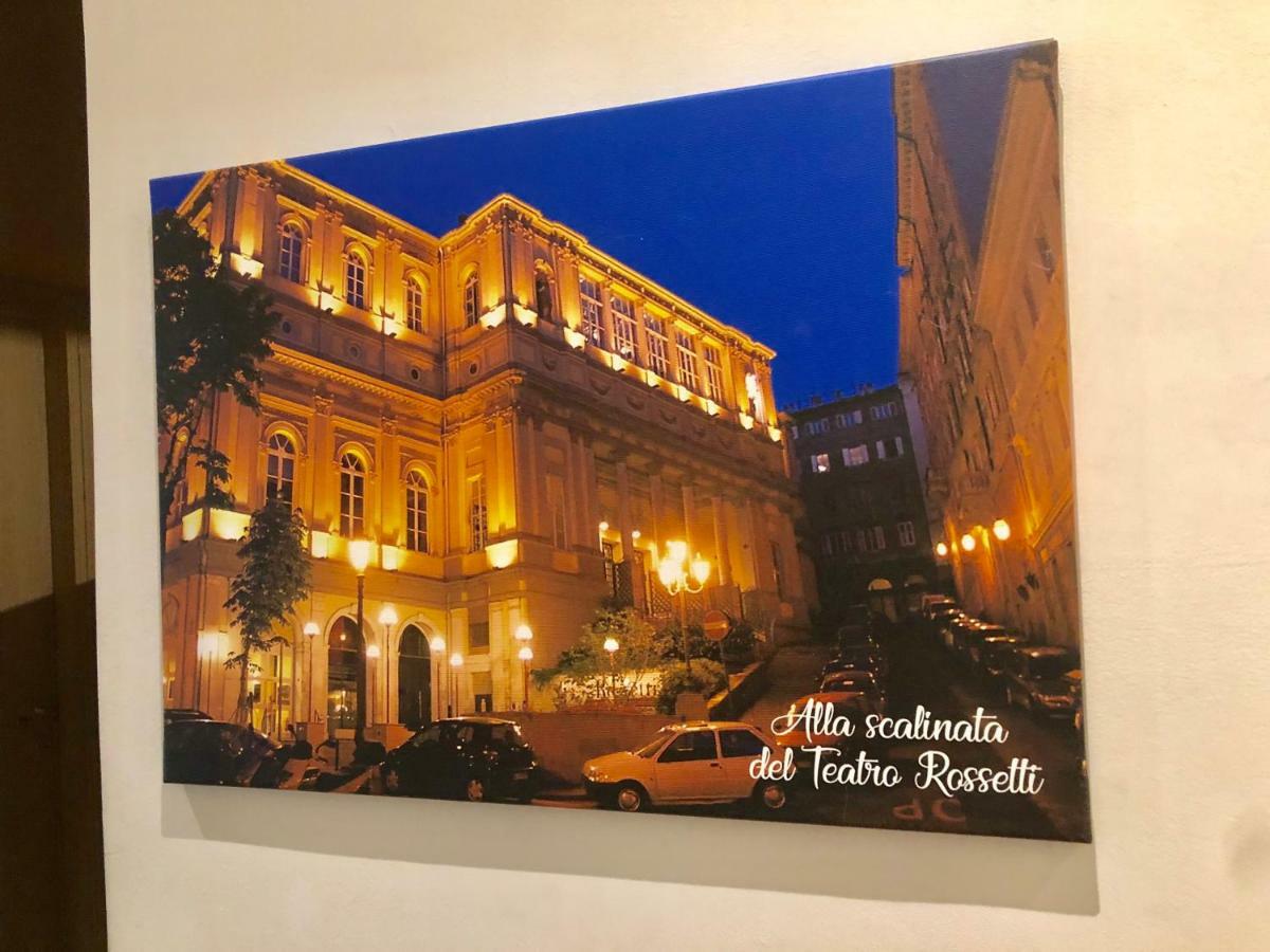 Alla Scalinata Del Teatro Rossetti Parcheggio トリエステ エクステリア 写真
